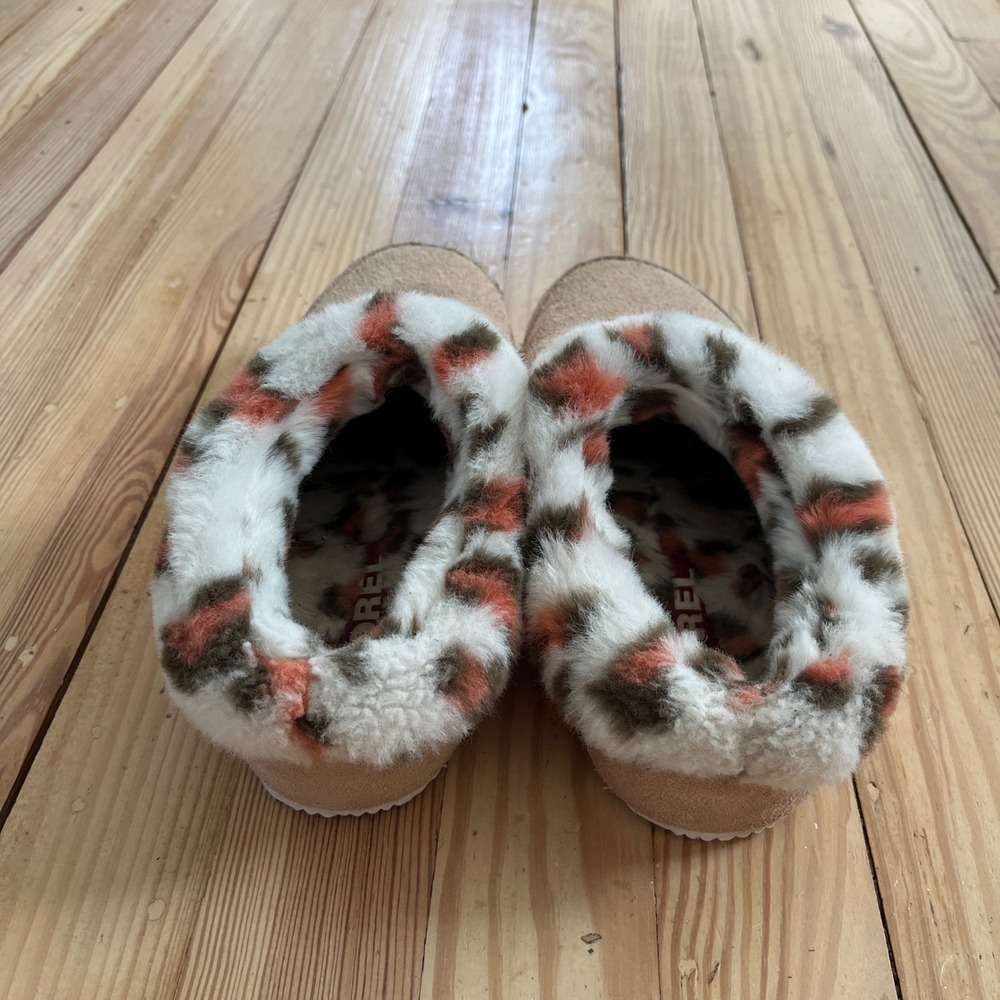 Sorel Nakiska Scuff Tan Suede Leopard Faux Fur Slippers NL4887-260 Womens 7 - Picture 4 of 8